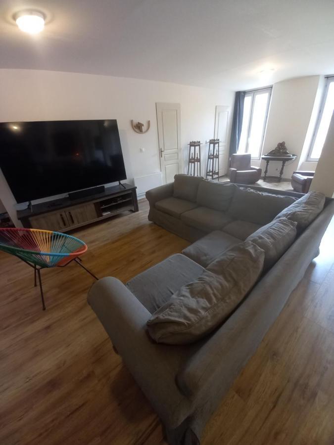 Logement Entier Spacieux Et Confortable A 1 H De Paris Courtenay  Luaran gambar