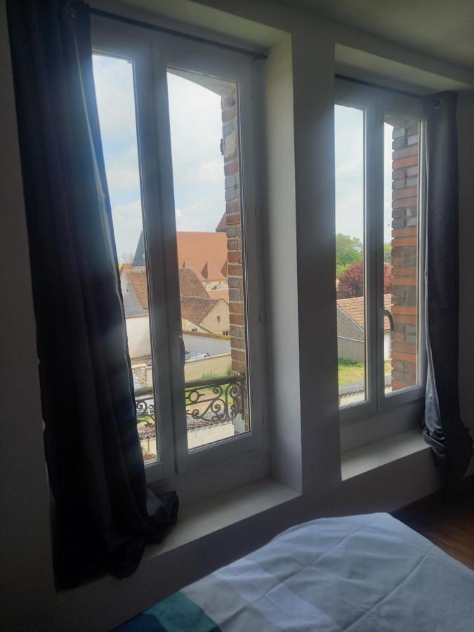 Logement Entier Spacieux Et Confortable A 1 H De Paris Courtenay  Luaran gambar