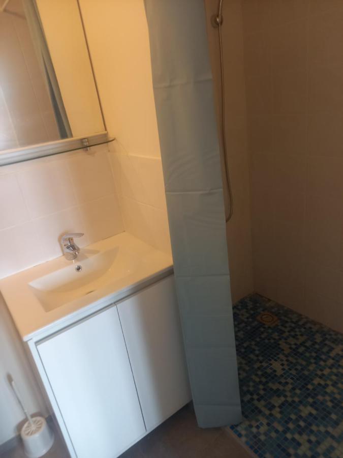 Logement Entier Spacieux Et Confortable A 1 H De Paris Courtenay  Luaran gambar