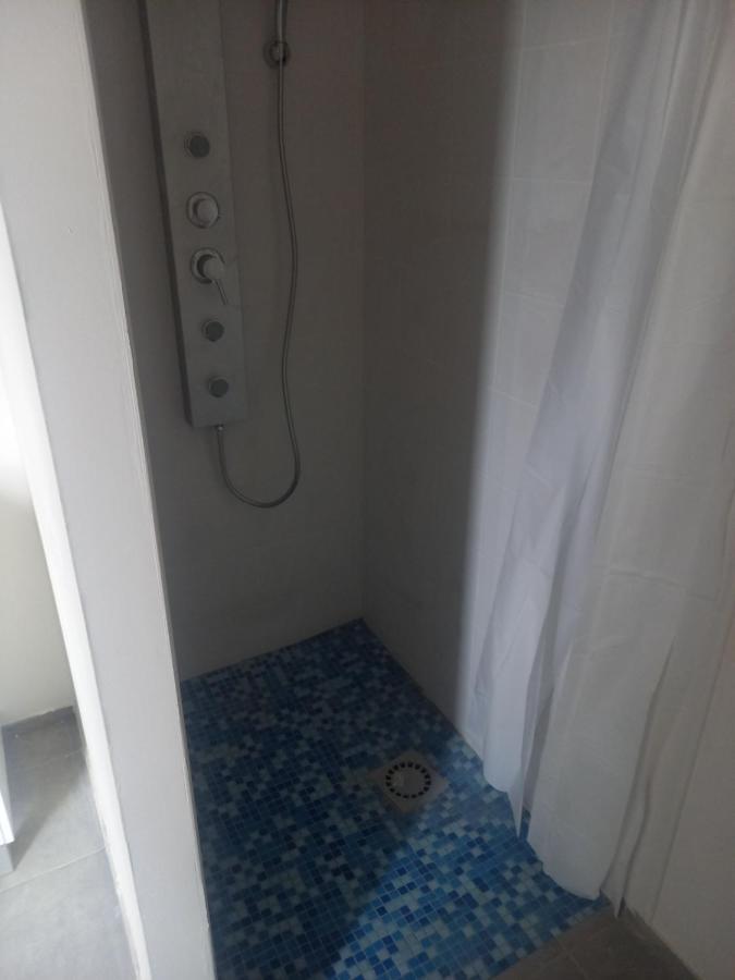 Logement Entier Spacieux Et Confortable A 1 H De Paris Courtenay  Luaran gambar