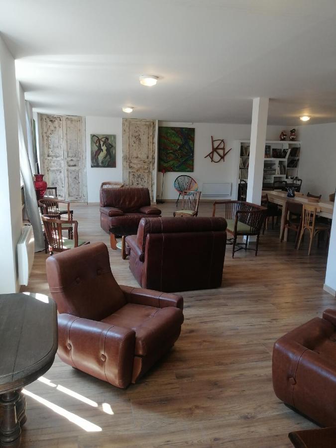 Logement Entier Spacieux Et Confortable A 1 H De Paris Courtenay  Luaran gambar