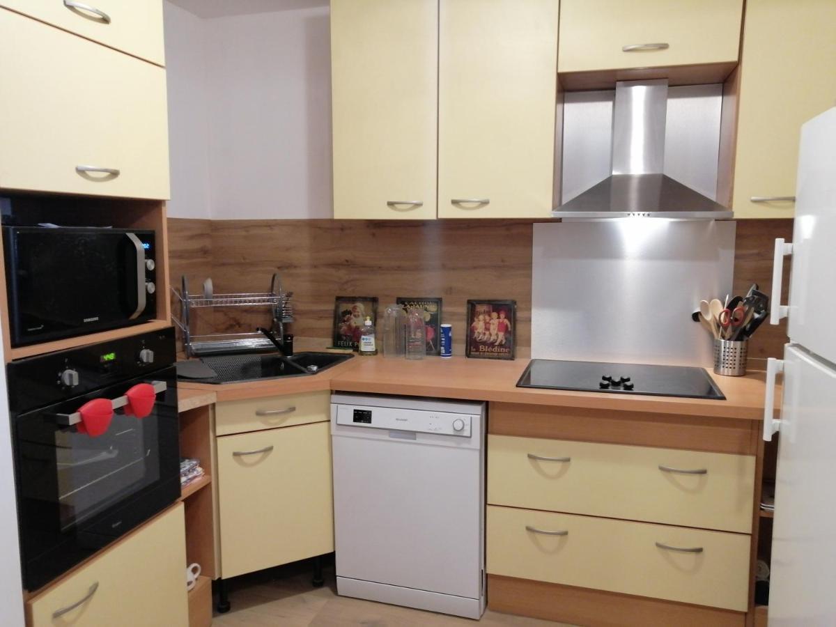 Logement Entier Spacieux Et Confortable A 1 H De Paris Courtenay  Luaran gambar